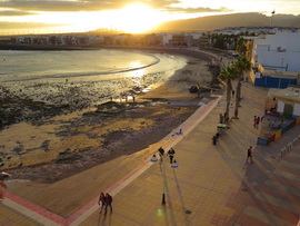 These Apartments in Arinaga have one ground floor apartment, a first floor apartment and a studio flat on three floors.