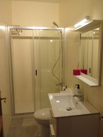 Bathroom of beach front to let Gran Canaria