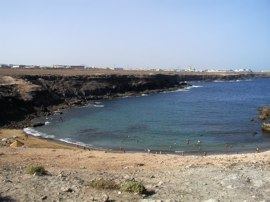 The beach at Tufia is sheltered but is a long way down from the car park.