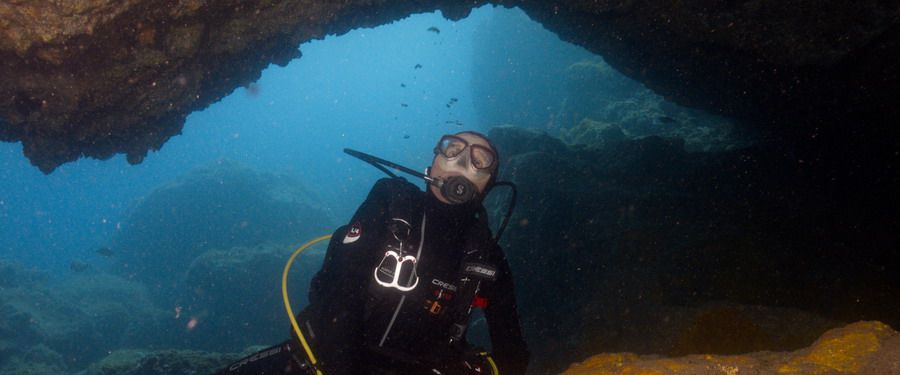 explore incredible dive sites in Gran Canaria